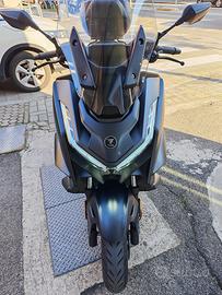 Scooter Voge SR3 300 cc anno 2025