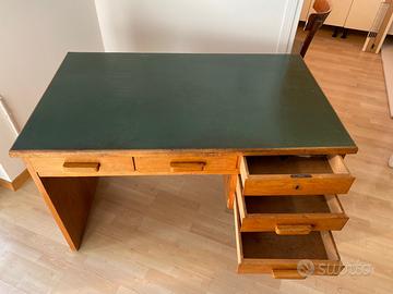 Scrivania originale anni ‘50 ripiano verde