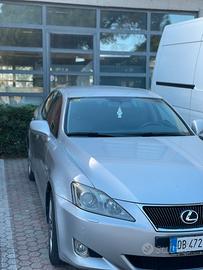 Lexus is 220d