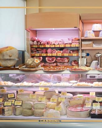 Salumeria posizione centrale