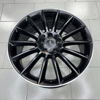 RL21 Cerchio singolo usato MBenz A35 AMG da 19"