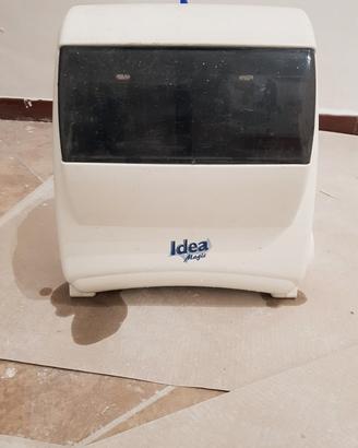 Distributore di asciugamani di carta