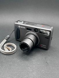 Kyocera Yashica T zoom - Carl Zeiss Tessar 28-70mm