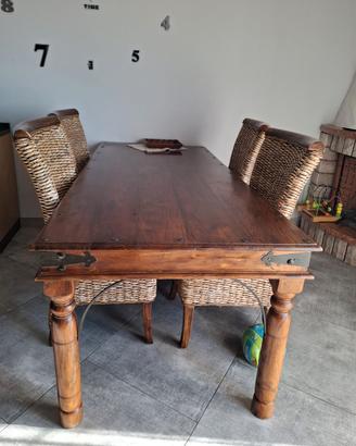 Tavolo con Sedie midollino e Credenza;arte pover