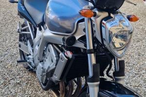 YAMAHA FZ6