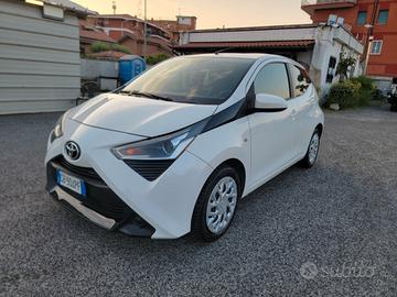 Toyota Aygo Connect x-play MMT 51 mila km! Garanzi