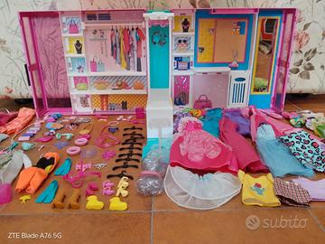 Guardaroba Barbie Dream closet con vestiti