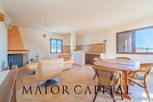 Torpè | Trilocale luminoso con camino, balcone e