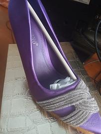 scarpe con tacchi viola