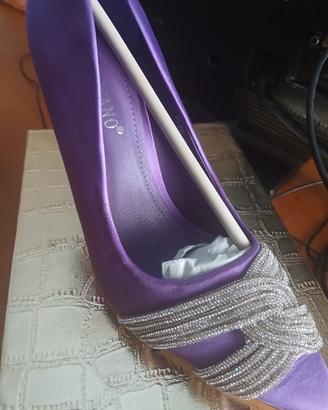 scarpe con tacchi viola