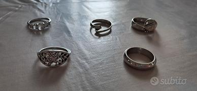 Anelli di vario tipo di argento
