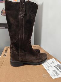 Stivali scamosciati marroni 