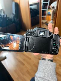 Panasonic Lumix G7 con accessori