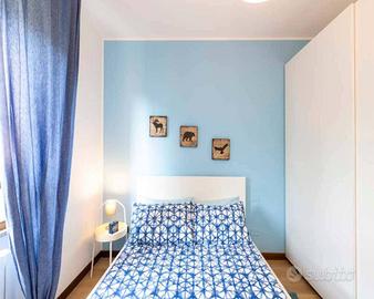 Stanza in appartamento di 138 m² a Milano