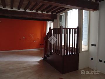 UFFICIO A LANGHIRANO