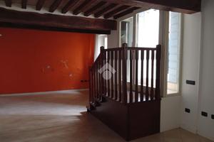 UFFICIO A LANGHIRANO