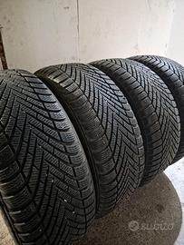 4 gomme 215/55/17 Pirelli