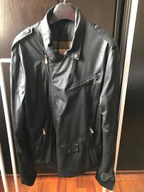 Biker in pelle di Giorgio Brato