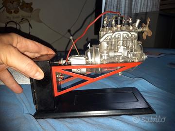 Modellino didattico vintage motore a scoppio