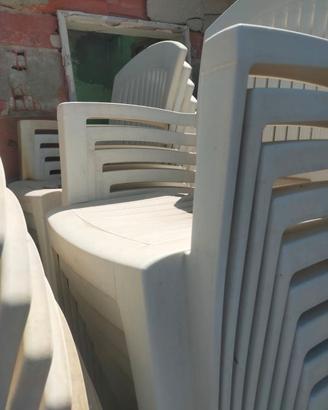 700 sedie 16€×pz. 300 tavoli 22€×pz