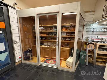 Walk in humidor