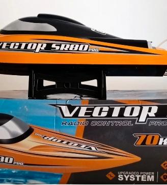 Motoscafo RC 84 cm. altissima velocità 70-90km/h 