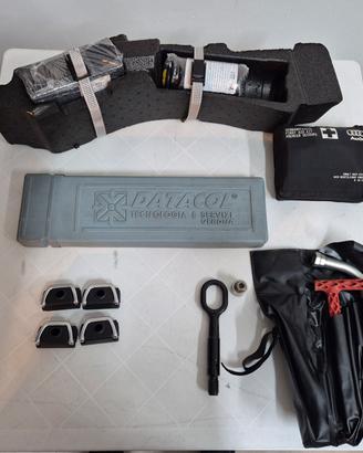 Set attrezzi Audi (compressore 12v, Kit ecc..)