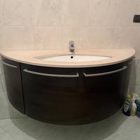 Mobile bagno sospeso con lavabo