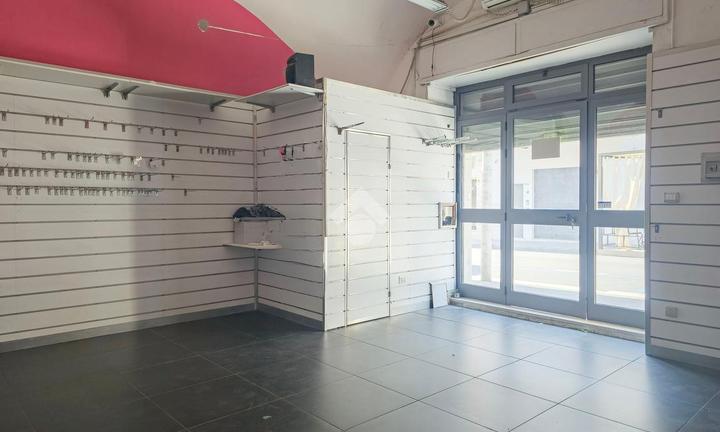 MULTILOCALE A MANFREDONIA