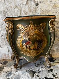 Mobile bombato stile barocco