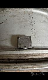 cerchi in lega con sensore 