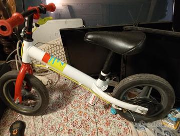 bicicletta Bianca senza pedali