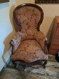 Antiquariato Poltrona in noce