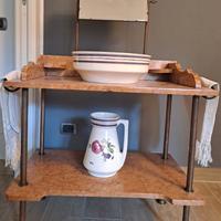 PETINOUSE TOILETTE IN MARMO E OTTONE EPOCA 900'