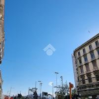 MULTILOCALE A NAPOLI