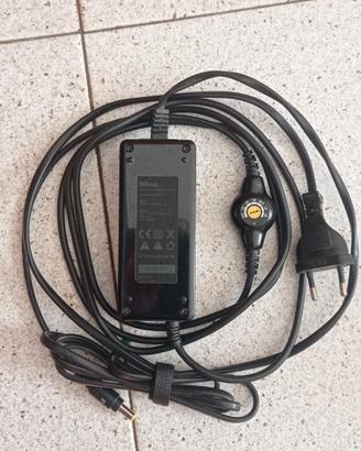 Alimentatore Trust (voltaggio regolabile)