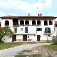 Casa semi indipendente ampie dimensioni