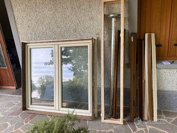 Finestra completa di zanzariera, cassonetto, avvol