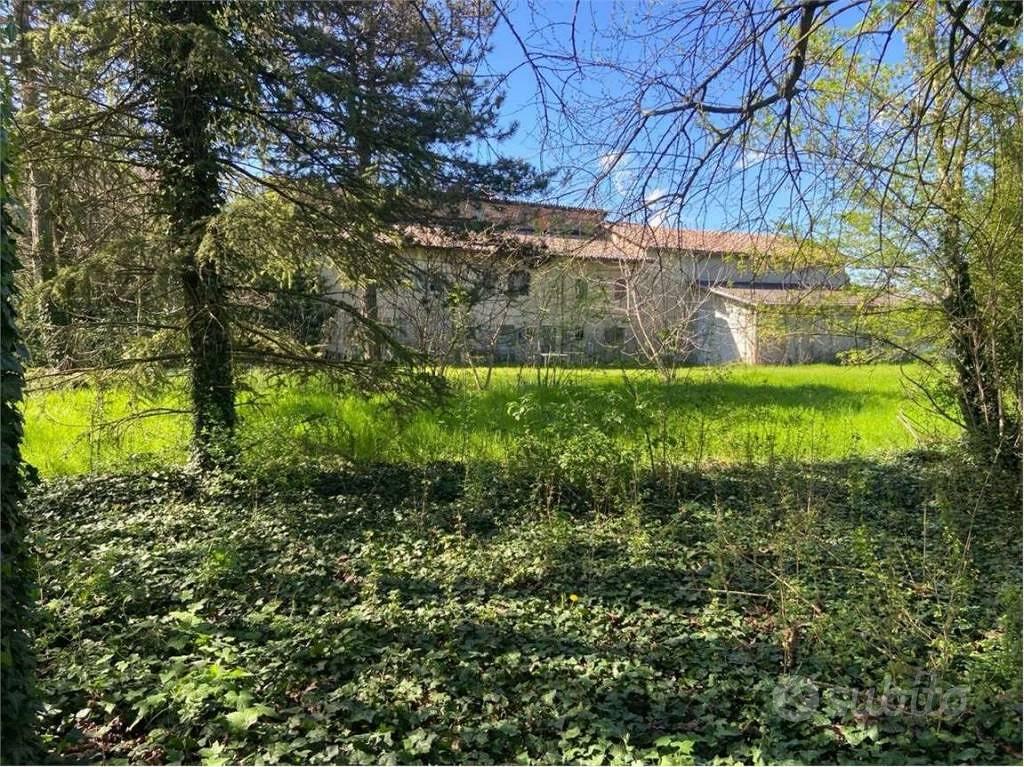 Rustico / Casale di 1083 m² con più di 5 locali a - Vista 5