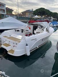 Barca QuickSilver 620 flamingo cabina