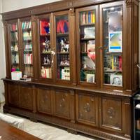 Grande libreria in legno