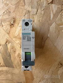 Stock Interruttori unipolari Siemens 10 16 20 32 A