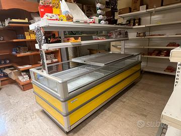 Arredamento e attrezzature negozio alimentari