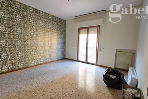 Angolare 3 vani in zona Caravella A/226