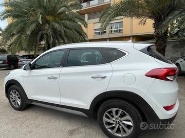 Hyundai tucson diesel 1700 cc, euro 6,km 28600