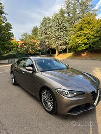 Alfa Romeo Giulia 2.2 180CV