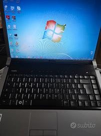 Dell 1537 COME NUOVO 2 sistemi Windows.