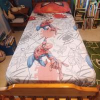 Lettino singolo e comodino in noce 