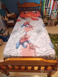 Lettino singolo e comodino in noce 