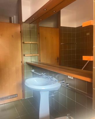 Bagno e specchiera